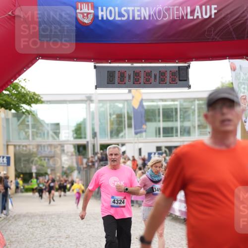 12.06.2026 - Holstenköstenlauf LAZAROV Photography http://msf.ph/oto/9737447 12.06.2026 18:06:34 Laufen 3322, 3498, 3926, 3929, 4006, 4105, 4324 meine-sportfotos.de