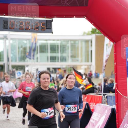 12.06.2026 - Holstenköstenlauf LAZAROV Photography http://msf.ph/oto/9737460 12.06.2026 18:06:23 Laufen 3225, 3226, 4404, 4767, 4789, 4902 meine-sportfotos.de