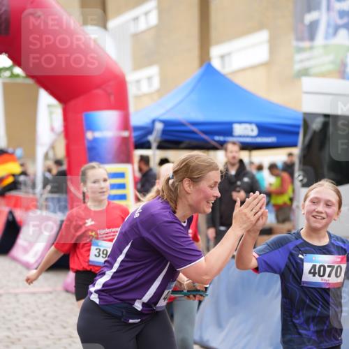 12.06.2026 - Holstenköstenlauf LAZAROV Photography http://msf.ph/oto/9737505 12.06.2026 18:05:41 Laufen 3613, 3728, 3986, 3988 meine-sportfotos.de