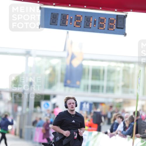 12.06.2026 - Holstenköstenlauf LAZAROV Photography http://msf.ph/oto/9737621 12.06.2026 20:21:32 Laufen 4708 meine-sportfotos.de