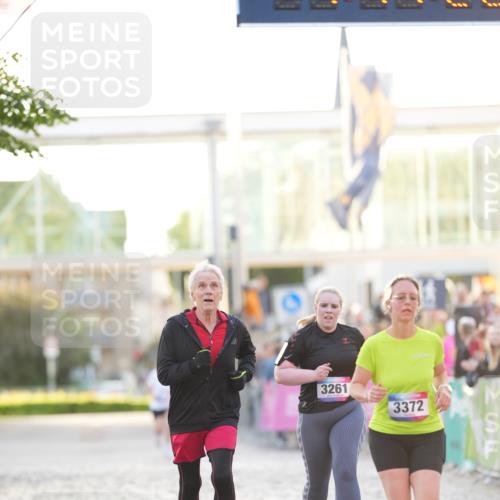 12.06.2026 - Holstenköstenlauf LAZAROV Photography http://msf.ph/oto/9737651 12.06.2026 20:17:26 Laufen 3261, 3262, 3276, 3372 meine-sportfotos.de