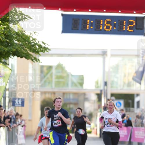 12.06.2026 - Holstenköstenlauf LAZAROV Photography http://msf.ph/oto/9737715 12.06.2026 20:16:11 Laufen 3113, 3115, 3488, 4651 meine-sportfotos.de