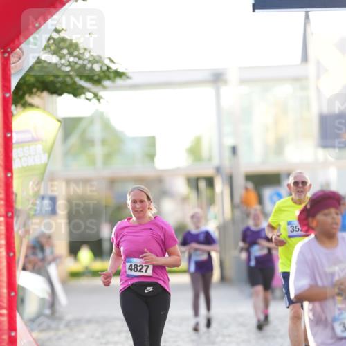 12.06.2026 - Holstenköstenlauf LAZAROV Photography http://msf.ph/oto/9737761 12.06.2026 20:14:39 Laufen 3491, 3521, 4827 meine-sportfotos.de