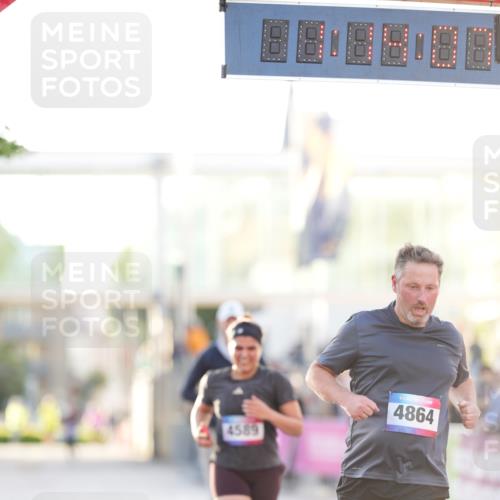 12.06.2026 - Holstenköstenlauf LAZAROV Photography http://msf.ph/oto/9737783 12.06.2026 20:14:05 Laufen 3947, 4589, 4864 meine-sportfotos.de