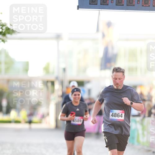 12.06.2026 - Holstenköstenlauf LAZAROV Photography http://msf.ph/oto/9737784 12.06.2026 20:14:05 Laufen 3947, 4589, 4864 meine-sportfotos.de