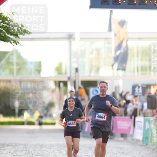 12.06.2026 - Holstenköstenlauf LAZAROV Photography http://msf.ph/oto/9737787 12.06.2026 20:14:03 Laufen 4589, 4864 meine-sportfotos.de