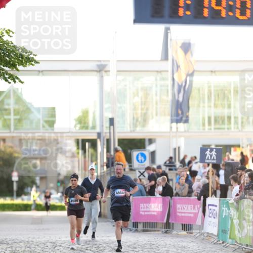 12.06.2026 - Holstenköstenlauf LAZAROV Photography http://msf.ph/oto/9737794 12.06.2026 20:14:00 Laufen  meine-sportfotos.de