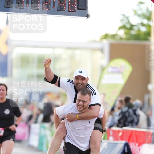 12.06.2026 - Holstenköstenlauf LAZAROV Photography http://msf.ph/oto/9737818 12.06.2026 20:12:47 Laufen 3091, 4148 meine-sportfotos.de