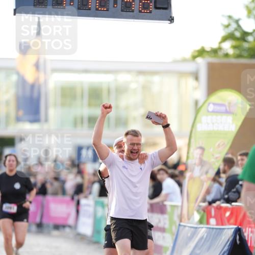 12.06.2026 - Holstenköstenlauf LAZAROV Photography http://msf.ph/oto/9737823 12.06.2026 20:12:45 Laufen 3091, 4148 meine-sportfotos.de