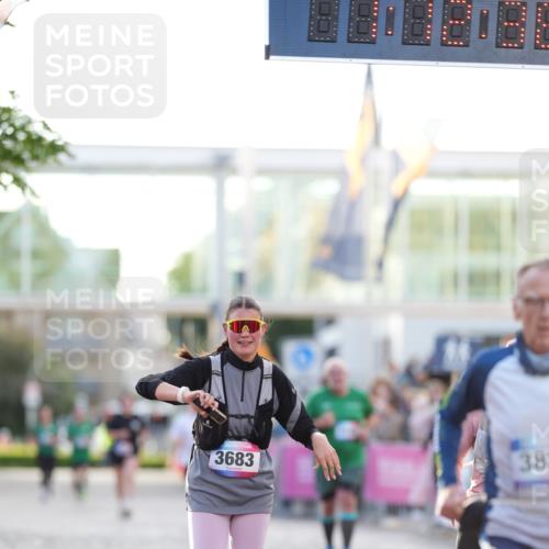 12.06.2026 - Holstenköstenlauf LAZAROV Photography http://msf.ph/oto/9737835 12.06.2026 20:12:36 Laufen 3683, 3828, 4150 meine-sportfotos.de