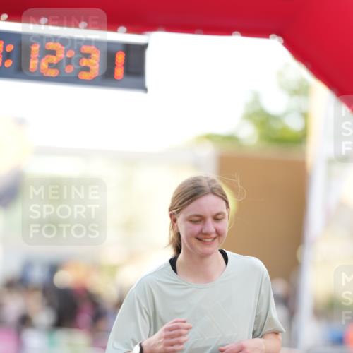 12.06.2026 - Holstenköstenlauf LAZAROV Photography http://msf.ph/oto/9737843 12.06.2026 20:12:29 Laufen 3201, 3204 meine-sportfotos.de