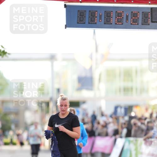 12.06.2026 - Holstenköstenlauf LAZAROV Photography http://msf.ph/oto/9737856 12.06.2026 20:12:19 Laufen 3140, 3141 meine-sportfotos.de