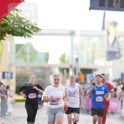 12.06.2026 - Holstenköstenlauf LAZAROV Photography http://msf.ph/oto/9737884 12.06.2026 20:11:41 Laufen 3371, 4429, 4433, 4657, 4658, 4822, 4913 meine-sportfotos.de