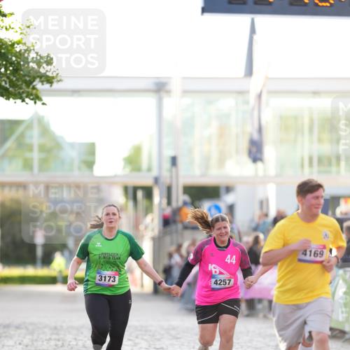 12.06.2026 - Holstenköstenlauf LAZAROV Photography http://msf.ph/oto/9737929 12.06.2026 20:10:17 Laufen 3173, 4168, 4169, 4257, 4261 meine-sportfotos.de
