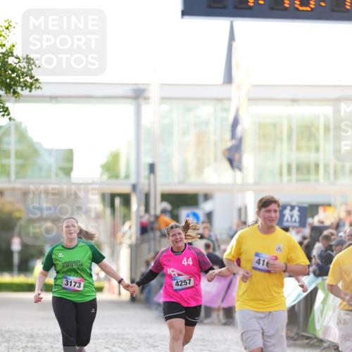 12.06.2026 - Holstenköstenlauf LAZAROV Photography http://msf.ph/oto/9737930 12.06.2026 20:10:16 Laufen 3173, 4168, 4169, 4257, 4261 meine-sportfotos.de