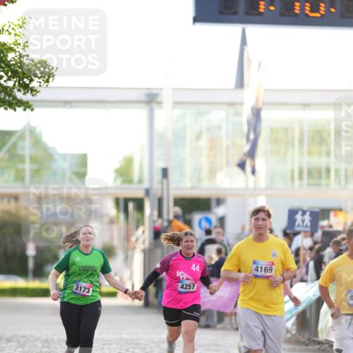12.06.2026 - Holstenköstenlauf LAZAROV Photography http://msf.ph/oto/9737931 12.06.2026 20:10:16 Laufen 3173, 4168, 4169, 4257, 4261 meine-sportfotos.de