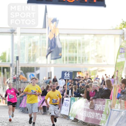 12.06.2026 - Holstenköstenlauf LAZAROV Photography http://msf.ph/oto/9737935 12.06.2026 20:10:13 Laufen 4370 meine-sportfotos.de