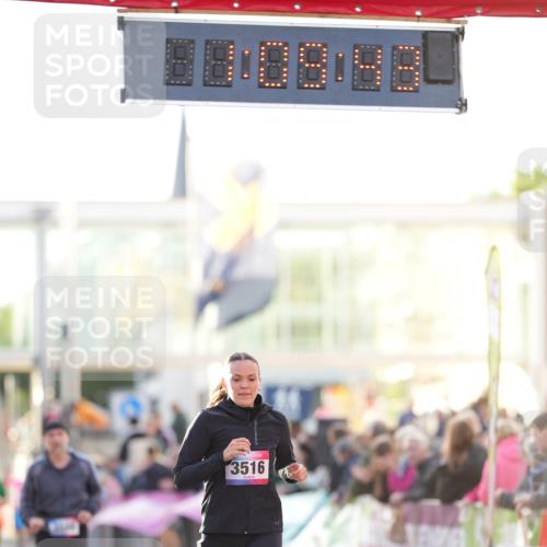 12.06.2026 - Holstenköstenlauf LAZAROV Photography http://msf.ph/oto/9737971 12.06.2026 20:09:42 Laufen 3516, 3588, 3870 meine-sportfotos.de