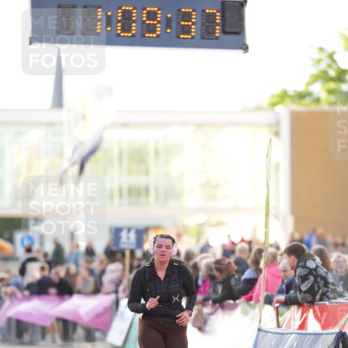12.06.2026 - Holstenköstenlauf LAZAROV Photography http://msf.ph/oto/9737976 12.06.2026 20:09:36 Laufen 3049, 3870 meine-sportfotos.de