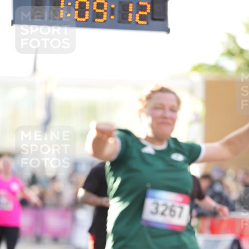 12.06.2026 - Holstenköstenlauf LAZAROV Photography http://msf.ph/oto/9738001 12.06.2026 20:09:11 Laufen 3267, 3574, 3575, 4256, 4259 meine-sportfotos.de