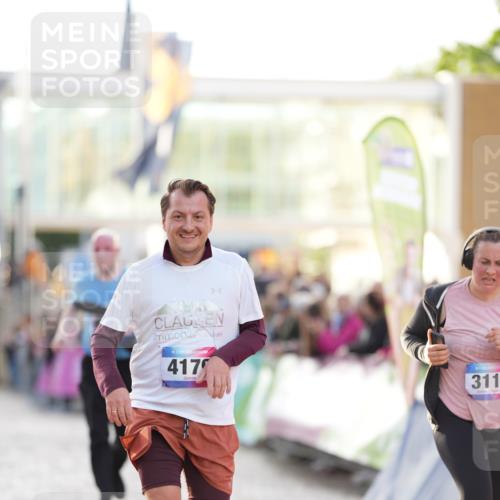 12.06.2026 - Holstenköstenlauf LAZAROV Photography http://msf.ph/oto/9738034 12.06.2026 20:08:26 Laufen 3111, 3502, 4179 meine-sportfotos.de