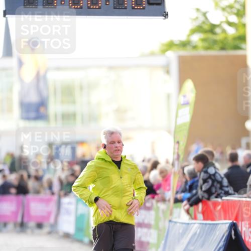 12.06.2026 - Holstenköstenlauf LAZAROV Photography http://msf.ph/oto/9738042 12.06.2026 20:08:15 Laufen 4916 meine-sportfotos.de