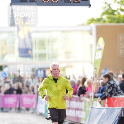 12.06.2026 - Holstenköstenlauf LAZAROV Photography http://msf.ph/oto/9738043 12.06.2026 20:08:15 Laufen 4916 meine-sportfotos.de