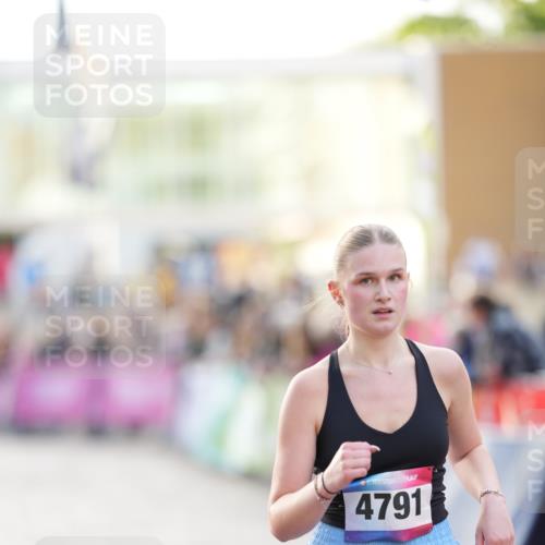 12.06.2026 - Holstenköstenlauf LAZAROV Photography http://msf.ph/oto/9738045 12.06.2026 20:08:05 Laufen 3587, 4790, 4791 meine-sportfotos.de