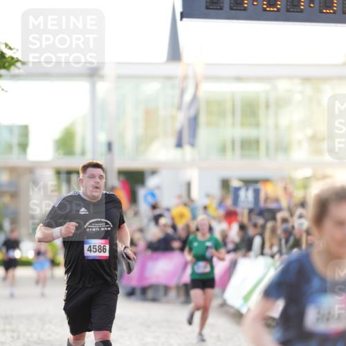12.06.2026 - Holstenköstenlauf LAZAROV Photography http://msf.ph/oto/9738057 12.06.2026 20:07:52 Laufen 3213, 3214, 3711, 3843, 4120, 4586 meine-sportfotos.de