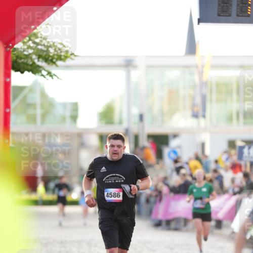 12.06.2026 - Holstenköstenlauf LAZAROV Photography http://msf.ph/oto/9738058 12.06.2026 20:07:51 Laufen 3213, 3214, 3711, 3843, 4586 meine-sportfotos.de