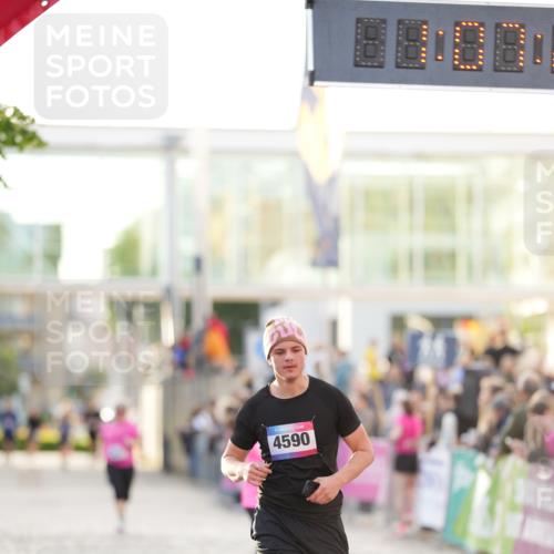 12.06.2026 - Holstenköstenlauf LAZAROV Photography http://msf.ph/oto/9738076 12.06.2026 20:07:25 Laufen 3696, 3697, 4384, 4590 meine-sportfotos.de