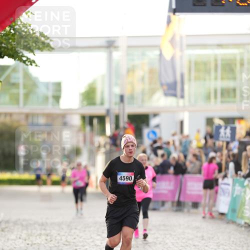 12.06.2026 - Holstenköstenlauf LAZAROV Photography http://msf.ph/oto/9738078 12.06.2026 20:07:24 Laufen 3696, 3697, 4590 meine-sportfotos.de