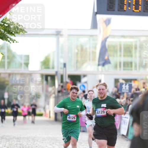 12.06.2026 - Holstenköstenlauf LAZAROV Photography http://msf.ph/oto/9738091 12.06.2026 20:07:10 Laufen 3171, 4125, 4129, 4153 meine-sportfotos.de