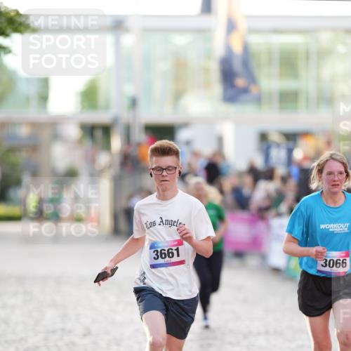 12.06.2026 - Holstenköstenlauf LAZAROV Photography http://msf.ph/oto/9738101 12.06.2026 20:06:56 Laufen 3066, 3661, 4159, 4397 meine-sportfotos.de