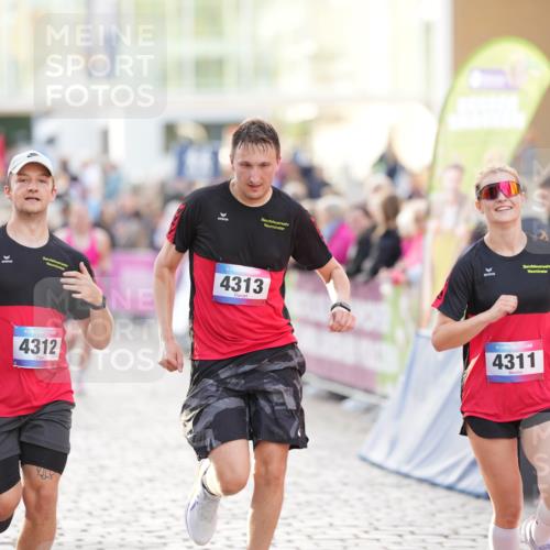 12.06.2026 - Holstenköstenlauf LAZAROV Photography http://msf.ph/oto/9738110 12.06.2026 20:06:48 Laufen 4311, 4312, 4313, 4397 meine-sportfotos.de