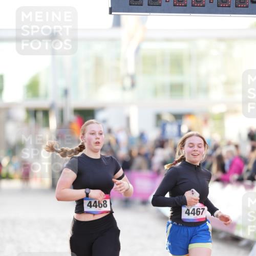 12.06.2026 - Holstenköstenlauf LAZAROV Photography http://msf.ph/oto/9738113 12.06.2026 20:06:32 Laufen 4467, 4468 meine-sportfotos.de