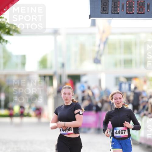 12.06.2026 - Holstenköstenlauf LAZAROV Photography http://msf.ph/oto/9738114 12.06.2026 20:06:32 Laufen 4467, 4468 meine-sportfotos.de