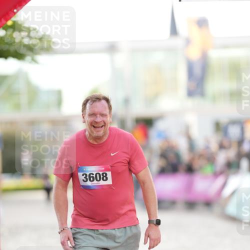 12.06.2026 - Holstenköstenlauf LAZAROV Photography http://msf.ph/oto/9738118 12.06.2026 20:06:21 Laufen 3119, 3608, 3694 meine-sportfotos.de