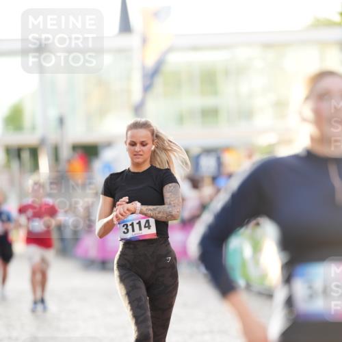 12.06.2026 - Holstenköstenlauf LAZAROV Photography http://msf.ph/oto/9738126 12.06.2026 20:06:13 Laufen 3114, 3395, 3458, 4801, 4807 meine-sportfotos.de