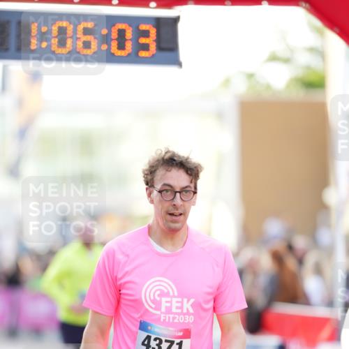 12.06.2026 - Holstenköstenlauf LAZAROV Photography http://msf.ph/oto/9738142 12.06.2026 20:06:02 Laufen 3031, 3282, 4371, 4485, 4486 meine-sportfotos.de