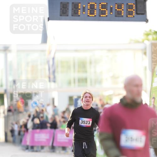 12.06.2026 - Holstenköstenlauf LAZAROV Photography http://msf.ph/oto/9738162 12.06.2026 20:05:42 Laufen 3523, 3945, 4491 meine-sportfotos.de
