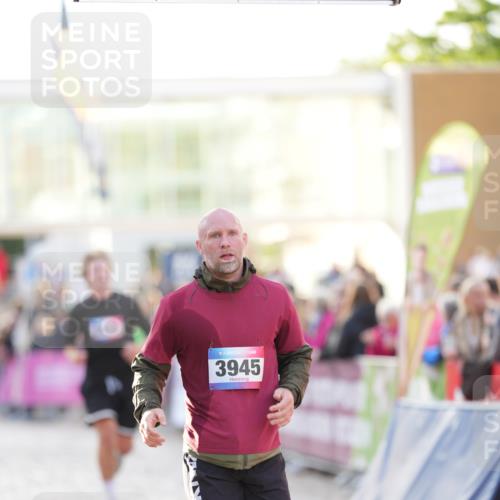 12.06.2026 - Holstenköstenlauf LAZAROV Photography http://msf.ph/oto/9738163 12.06.2026 20:05:41 Laufen 3523, 3945, 4491 meine-sportfotos.de