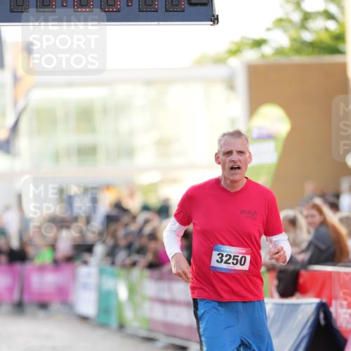 12.06.2026 - Holstenköstenlauf LAZAROV Photography http://msf.ph/oto/9738187 12.06.2026 20:05:10 Laufen 3250, 3367, 3375, 3450, 3908 meine-sportfotos.de