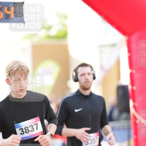 12.06.2026 - Holstenköstenlauf LAZAROV Photography http://msf.ph/oto/9738210 12.06.2026 20:04:53 Laufen 3328, 3330, 3357, 3756, 3837, 4162 meine-sportfotos.de