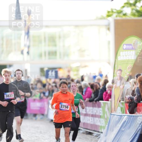 12.06.2026 - Holstenköstenlauf LAZAROV Photography http://msf.ph/oto/9738216 12.06.2026 20:04:50 Laufen 3357, 3756, 3837, 4090, 4091, 4162 meine-sportfotos.de