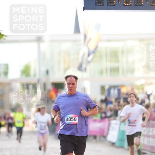 12.06.2026 - Holstenköstenlauf LAZAROV Photography http://msf.ph/oto/9738237 12.06.2026 20:04:30 Laufen 4190, 4268, 4415, 4850 meine-sportfotos.de