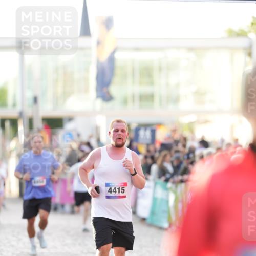12.06.2026 - Holstenköstenlauf LAZAROV Photography http://msf.ph/oto/9738241 12.06.2026 20:04:27 Laufen 3179, 3279, 4268, 4415, 4850 meine-sportfotos.de