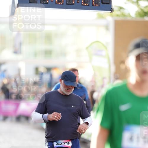 12.06.2026 - Holstenköstenlauf LAZAROV Photography http://msf.ph/oto/9738244 12.06.2026 20:04:21 Laufen 3179, 3279, 3957, 4156, 4268 meine-sportfotos.de