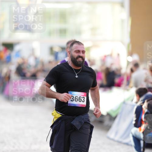 12.06.2026 - Holstenköstenlauf LAZAROV Photography http://msf.ph/oto/9738255 12.06.2026 20:04:10 Laufen 3663, 4087, 4108, 4456 meine-sportfotos.de
