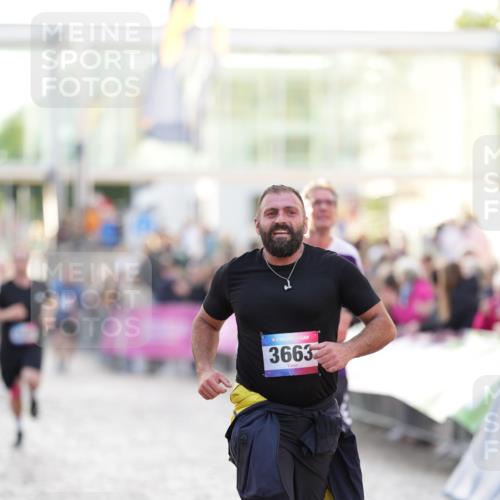 12.06.2026 - Holstenköstenlauf LAZAROV Photography http://msf.ph/oto/9738256 12.06.2026 20:04:10 Laufen 3663, 4087, 4108, 4456 meine-sportfotos.de
